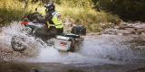 Come attraversare un fiume in moto